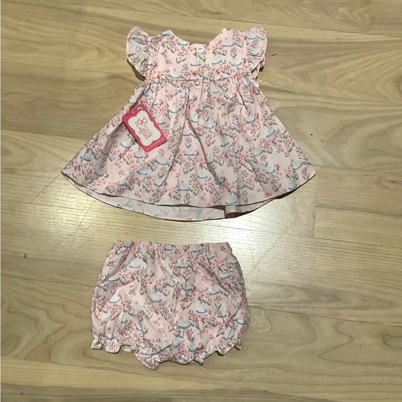 NWT Ricrac & Ruffles S Monigrammed Dress for Baby Girl Swan floral Print - Picture 4 of 5